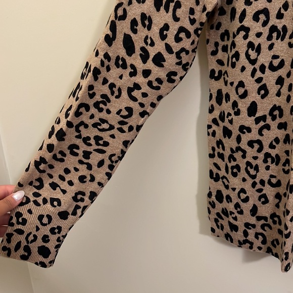 NWT J.Crew Cashmere Crewneck Sweater in Leopard - Picture 3 of 5